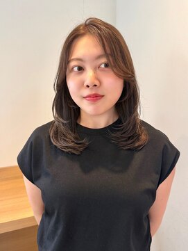 アリゲート ダイカンヤマ(Ari gate daikanyama) レイヤーカットセミロングワンカールくすみベージュ前髪なし