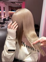 ダズリングディア(Dazzling Deer)&nbsp;ミルクティベージュ／ロング／ハイトーン／ストレート