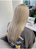 透明感たっぷりミルクベージュロング