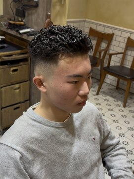 グルーマーズトウキョウ(GROOMER/S TOKYO) men's/メンズ/リバースセンターパート/ニュアンスパーマ/神保町