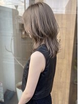 ニコリヘアワークス(nicori hair works) ミディアム×レイヤー×シルキーベージュ2