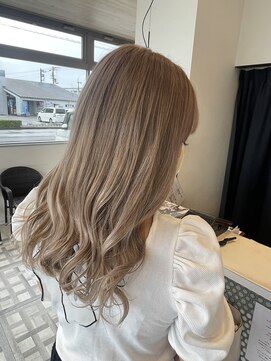 アースオーセンティック 高知潮江店(EARTH Authentic) 【岩松安弓奈】デザインカラー