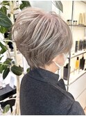 ボリュームアップショート前下がりショートボブ耳かけショート