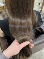 シェノン 西梅田(CHAINON)&nbsp;グレーベージュ、レイヤーロング、オリーブベージュ、韓国ヘア＊