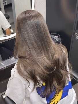 フレームプラス なんば駅前店(FRAME+) 透明感『アッシュグレージュ』