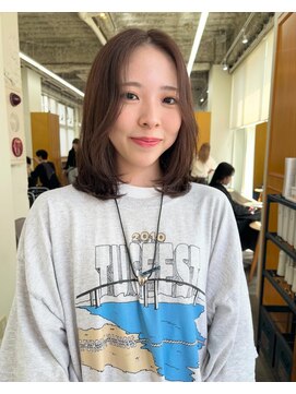 ネルバイグリーン(Nelle by green) ベージュ×レイヤー(TOMOKA)