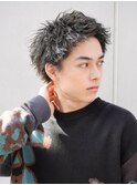 ラフな質感の無造作パーマ×スパイキーショートスタイル