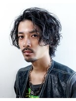 オーシャントーキョー ホワイト 原宿(OCEAN TOKYO WHITE)&nbsp;センターパートウルフ波巻きツイストスパイラルツーブロック