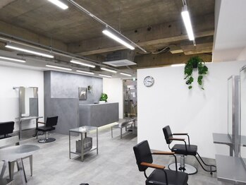 ハリー 板宿店(HALLY)の写真/【板宿駅より徒歩2分】40代以上の女性から絶大な支持☆カウンセリングが丁寧でお悩みを相談しやすい♪