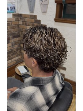 襟足巻かないサーフカール