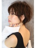 横顔美人ショート