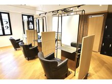 アーカイブ(archive)の雰囲気（パーテーションの半個室で安心＆プライベート空間/ダブルカラー）