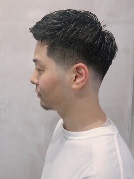 フランクスバーバーリザーブ 人形町店(FRANK’S BARBER RESERVE) ピンパーマ×ローフェード y