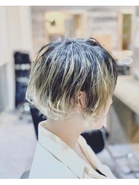 サーティースリー 石川町店(Thirty3) ショートグラデーション