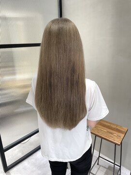 フェリア 松山(Feria) 【Feria松山】透明感×シルバーベージュ-相原愛梨-