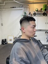 メリケンバーバーショップ フクオカ(MERICAN BARBERSHOP FUK)&nbsp;波巻き束感ショートツーブロックマッシュアップバングコンマヘア