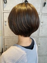 ヘアリゾート粋 新宿三丁目本店 《前地 麻衣》立体感が映える上品で女性らしい大人ショート