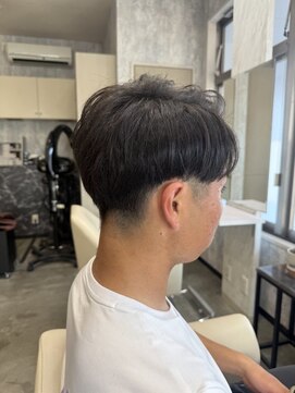 イーラ(E-LA) 刈り上げマッシュ