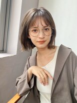イメチェン ホワイトブロンド 外ハネボブ 美髪 ワイドバング