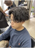 ツイストスパイラル/縦落ちパーマ/センターパート