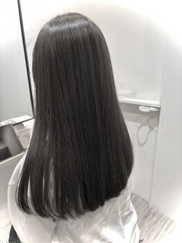 大人気★92％天然由来のVilla Lodolaで地肌と髪に優しさを◎カラーを繰り返しても美しく艶やかな仕上がり♪