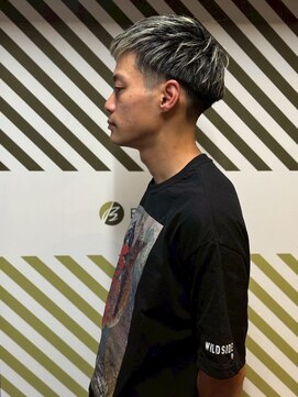 バーバーバー アカバネ(BARBER-BAR AKABANE) 大人のテーパーフェードスタイル