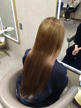ニーナ ビューティーサロン(NINA Beauty Salon) ハイトーンロングヘア
