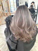 ウィリーベル 沖縄(WILLIE BELLE)&nbsp;ミルクティーベージュ/艶髪ロング/顔回りレイヤー/韓国巻き