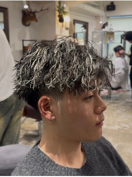 メゾンフォーメン 心斎橋店(Maison for men) ホワイトメッシュ/ツイストスパイラル/センターパート