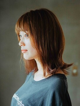 カラーサロンビスカリア 相模原エリア 淵野辺駅店(Color salon Biscaria) 外ハネレイヤースタイル