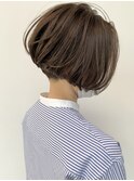 大人刈り上げハンサムショートセンターパート前髪なし