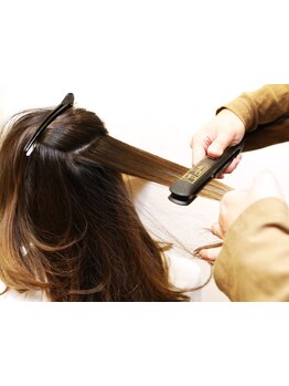 髪のお悩みを解決！クセや広がりが気になる方にオススメ♪自然なストレートで扱いやすい髪に。