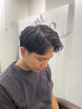 クロムトウキョウ ザ バーバー 新宿本店(CHROM TOKYO the Barber) 刈り上げセンターパート