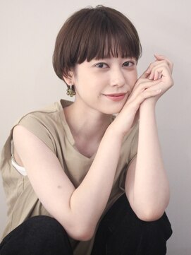サーカス バイ ビュートリアム 青山(CIRCUS by BEAUTRIUM) 30代 マッシュショート ショート ショートカット 青山 小顔