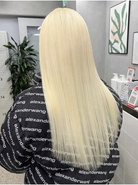 ジーナ(XENA) ケアブリーチ×ハイトーンカラー×抜きっぱなしブロンド(渋谷)