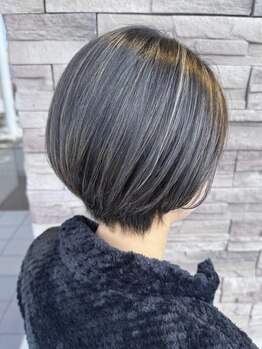 レイフィールド 長嶺店(RAY Field)の写真/30代から始める☆好きな色味もハイライトを入れて白髪を活かした【白髪ぼかし】の上品スタイルも人気◎