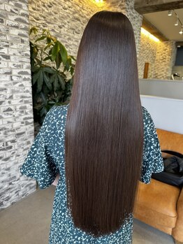 イスコ(ISCO)の写真/髪質改善ストレート・高濃度水素トリートメントでくせ毛やうねりを解消！憧れの艶感たっぷりの美髪が叶う♪