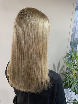 シア(sia) プラチナハイミルクティーベージュ☆