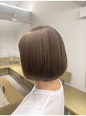 オリーブベージュ