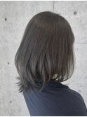 グレージュカラー×ミディアムレイヤーボブ