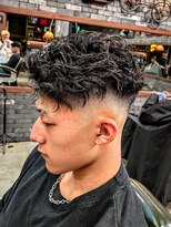 フォーコーナーズカットショップスリーセント 栄(FourCornersCutShop 3/cent) 【スパイラルパーマ】