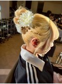 ハイトーンヘアとも相性○パーティヘアアレンジ お団子ヘア