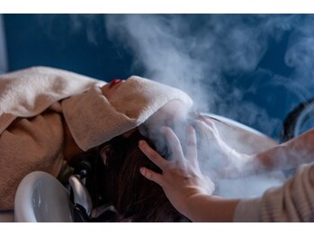 ジョワイユヘアーデザイン(Joyeux)の写真/【美しい髪は健康な土台から】頭頭脳（ととのう）新感覚を…真空含浸法を導入!SNSで話題の頭浸浴もご用意!