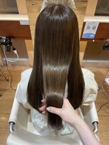 クララ サカエ(CLALA Sakae LA.DONNA group)&nbsp;思わず触れたくなる、うるツヤ美髪