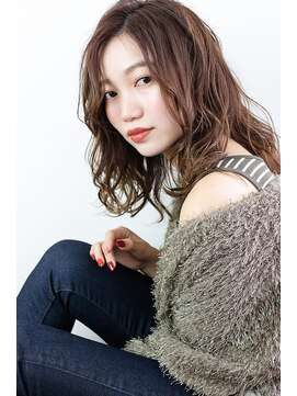 ラフィス ヘアールーチェ 樟葉店(La fith hair luce) 【La fith】 ウェーブミディアムスタイル
