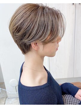 ジジ 代々木(Gigi) [Gigi代々木 ハリ]大人キレイな襟足すっきりショートボブ