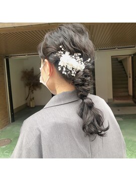 カリシア(CARICIA) 編みおろしヘア