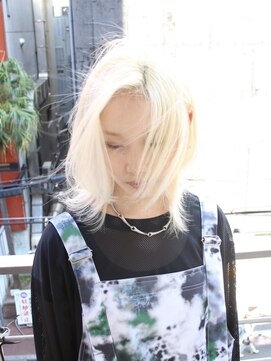 シィーム(cime) ホワイトブロンドカラー