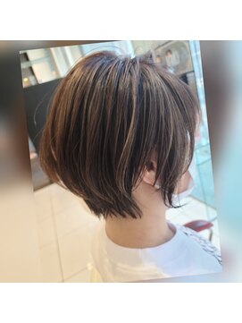 アース 浦安店(HAIR&MAKE EARTH) デザインショート×シークレットハイライト