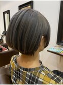 大人ショートボブ×グレーカラー